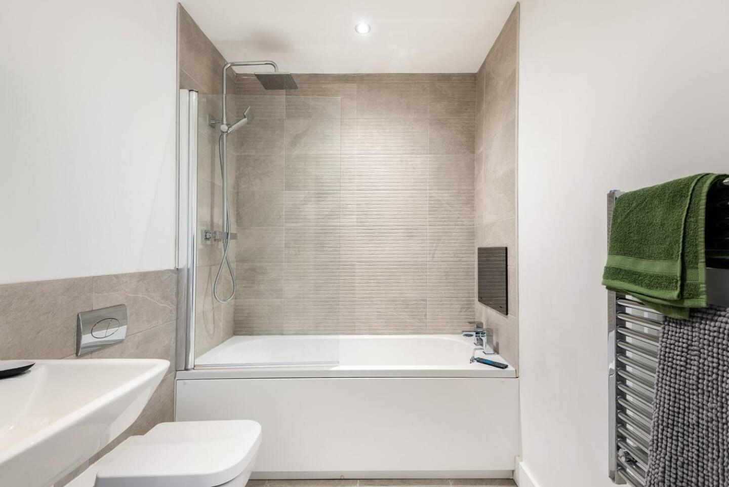Appartement Luxurious 3-Bed Penthouse In Sheffield à Handsworth Extérieur photo